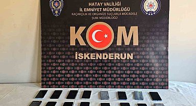 İskederun'da bir iş yerinde 38 kaçak telefon ele geçirildi