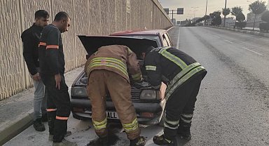 İskenderun'da araç yangını büyümeden söndürüldü