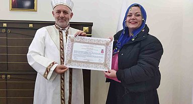İslam dininden etkilenen Fransız kadın, Ordu'da Müslüman oldu