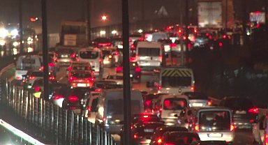 İstanbul'da trafik yoğunluğu yüzde 80'e ulaştı