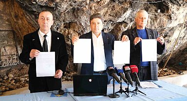 İYİ Parti Antalya'nın yönetim kurulunda 6 istifa