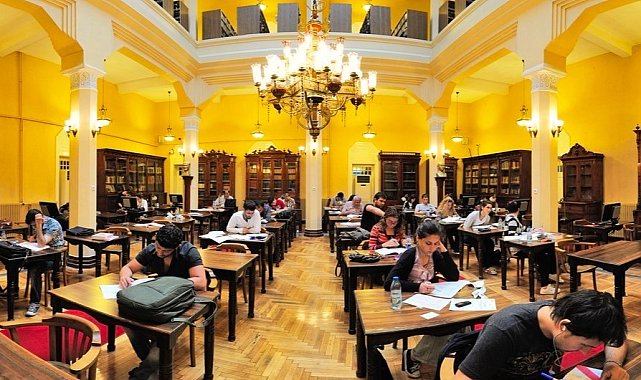 İzmir Milli Kütüphane yılda 25 bin okuyucuyu ağırlıyor