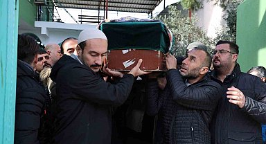 İzmir'de 12 yaşında bıçakla öldürülen Behiye son yolculuğuna uğurlandı