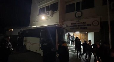 İzmir'de araç kiralama sitelerinin sahtesini yaparak 111 bin TL dolandırmışlar