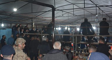 İzmir'de horoz dövüşü yaptıranlara jandarmadan operasyon
