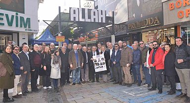 İzmir'de "Bir Ömür Ekonomi Yazanlar" anıldı