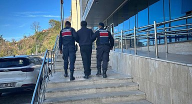Jandarma ekipleri hapis cezası bulunan 2 zanlıyı yakaladı