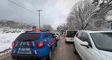 Jandarma ekipleri yolda kalan araçlar için seferber oldu