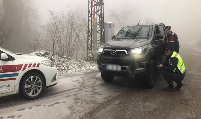 Jandarmadan kış lastiği denetimi