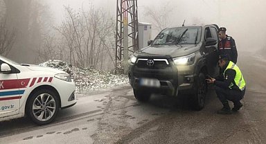 Jandarmadan kış lastiği denetimi
