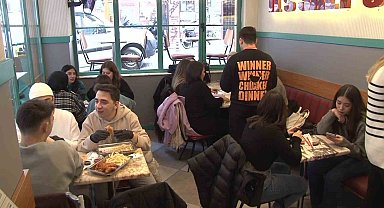Kadıköy esnafından üniversite öğrencilerine ücretsiz yemek desteği