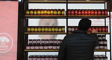 Kadın emeği ürünler Efe Bakkallarda satışa sunuldu
