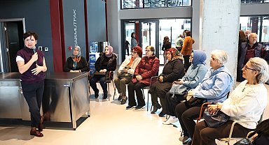 Kadınlar Pancar Deposu'nda