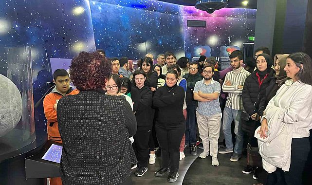 Kağıthane'de engelli öğrenciler Uzay Evi'nin misafiri oldu