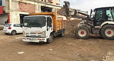 Kahramanmaraş'ta inşaat atıkları toplanıyor
