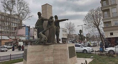 Kahramanmaraş'ta kurtuluş nedeniyle valilik ruhsatlı silah taşımayı da yasakladı