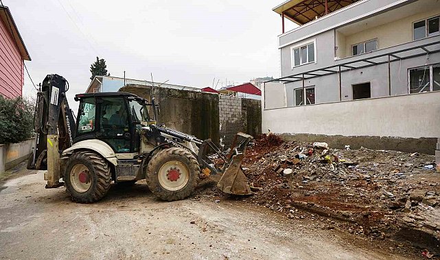 Kahramanmaraş'ta mahalleler İnşaat atıklarından temizleniyor