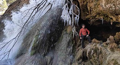 Kahramanmaraş'ta soğuktan buzul sarkıtları oluştu