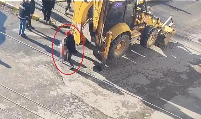 Kahreden kazada yeni görüntü: İş makinesinin altında kalan çocuk böyle kurtarıldı