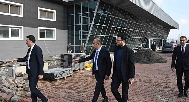 Kampüste tadilat çalışmaları sürüyor