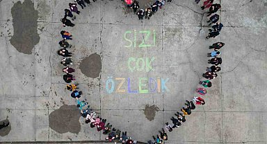 Kanser tedavisi gören okul müdürüne öğrencilerinden anlamlı mesaj