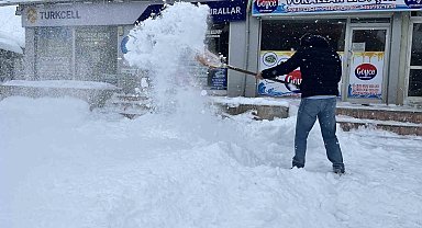 Kar yağışı yetişkinlere çile, çocuklara mutluluk oldu