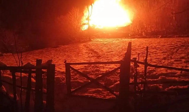 Karabük'te ahşap ev alevlere teslim oldu
