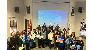 Karacaoğlan bestelenmiş eserleriyle anıldı