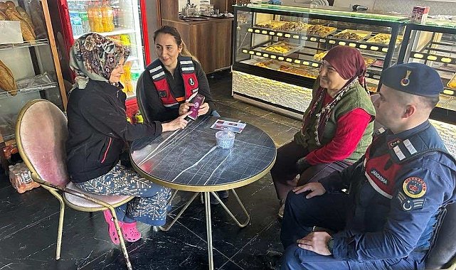 Kardeşköy'de jandarma vatandaşları bilgilendirdi