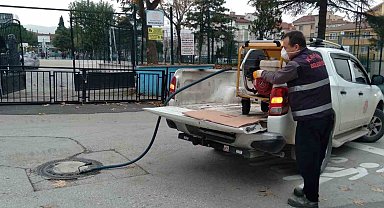 Karesi'de ilaçlama çalışmaları sürüyor