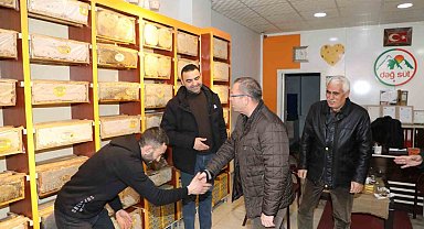Kars Valisi Polat, esnafla buluştu