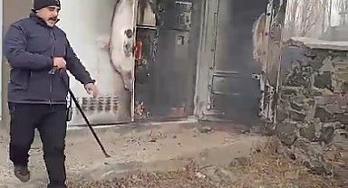 Kars'ta alev alev yanan trafo söndürüldü