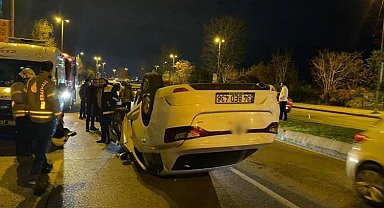 Kartal'da virajı alamayan otomobil takla attı: 2 yaralı