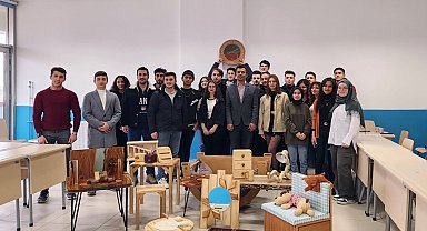 Kastamonu Üniversitesi'nde Ahşap İşleme ve Mobilya Tasarımı eğitimi verildi