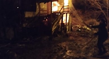 Kastamonu'da ahşap ev çıkan yangında küle döndü
