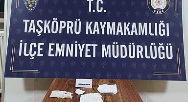 Kastamonu'da durdurulan araçta uyuşturucu ele geçirildi: 3 gözaltı