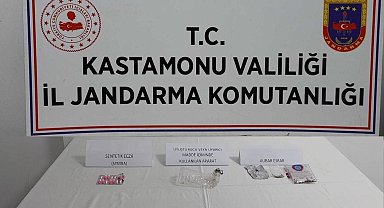 Kastamonu'da uyuşturucu ile yakalanan 3 kişi gözaltına alındı