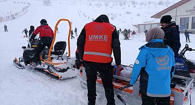 Kayak yaparken yaralananların yardımına UMKE ve jandarma yetişti