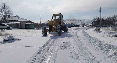 Kayseri'de ulaşıma kapanan 273 mahalle yolu açıldı