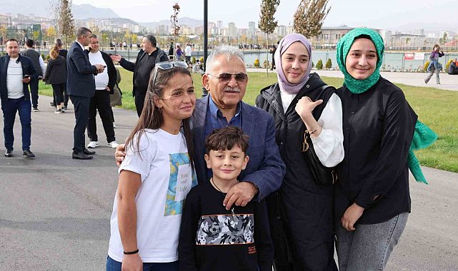 Kayserili Millet Bahçesi'ni sevdi