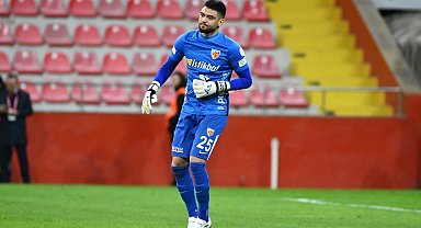 Kayserispor'da mağlubiyet üzüntüsü: Kaleci Bilal gözyaşlarına hakim olamadı