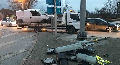 Kazaya karışan araçta yangın çıktı: 1 yaralı