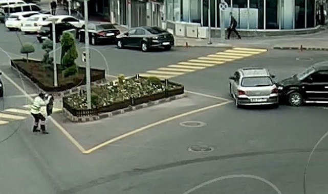 Kazayı gördü, ne yapacağını şaşırdı