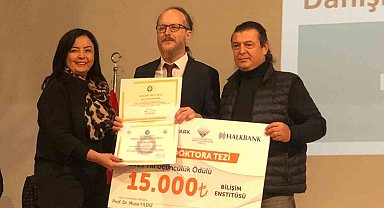 KBÜ'lü akademisyene "En Başarılı Doktora Tezi Ödülleri" üçüncülük ödülü