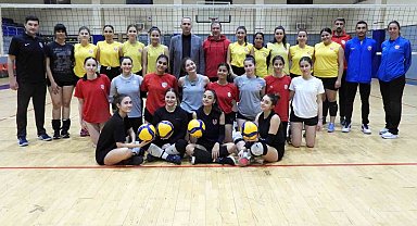 Kepez'de voleybol ateşi yeniden yakıldı