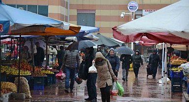 Keşan'da yağmur ve rüzgar hayatı olumsuz etkiledi