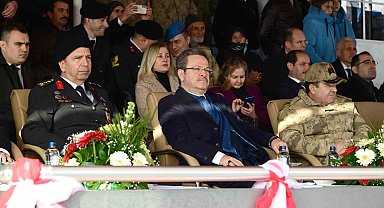 Kırkağaç'ta uzman erbaşların mezuniyet coşkusu
