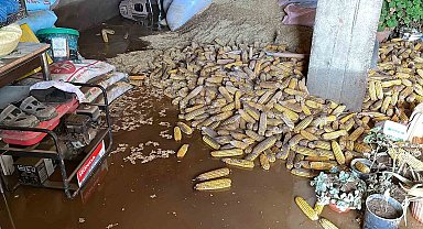 Kırklareli'nde şiddetli yağışın ardından arabalar, evler zarar gördü