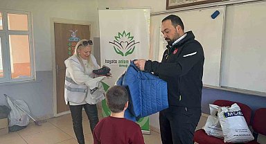 Kırsal mahalle öğrencilerine giysi yardım
