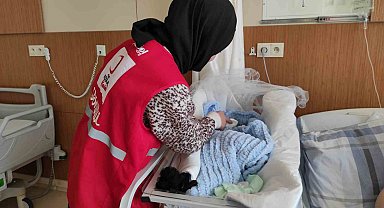 Kızılay'dan yeni yılın ilk bebeklerine 'Sevgi Bohçası'